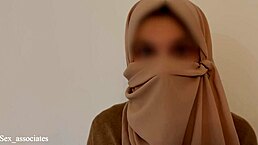 法国阿拉伯女仆在德国酒店被客人猛干