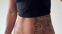 i got fucked so hard by this muscular babe and she squirted everywhere