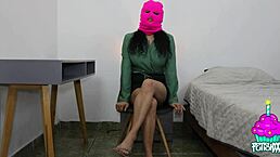 哇，Jade Casillas能扛住这野性试镜大奶性感脚吗？