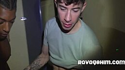 嘿，Cazden Hunter和伙计们在高速厕所群P超狂！