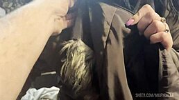 Milfycalla 棕毛连帽夹克上满是精液