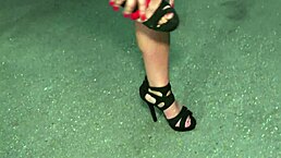 法国嫩妹深喉口交POV狂野动作