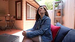 学校哥们达玛·琼斯求我第一次钻她紧致屁眼！😲