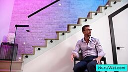 Emma Rosie浇满Nuru胶狂揉Ryan McLane身体