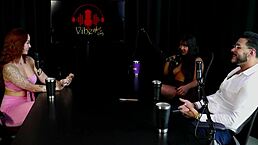 safada teases with tits and sways for her fiancé