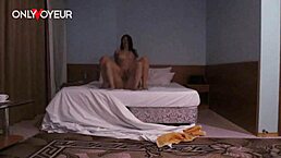 Ele se puxou chupando a loira gostosa