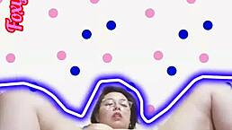 Exotic chubby Latina shakes ass hard like a wild slut