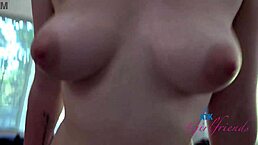 火辣Fiona Sprouts给劲爆POV口交