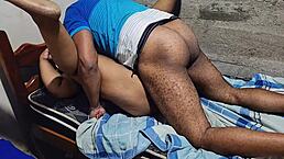 meia irmã descansa após festa e é fudida pelo meio irmão. leva gozada farta na boca!