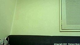 试过和21岁日本辣妹的生猛做爱吗？