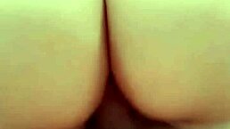 Madrasta Com Muito Tesão Senta No Enteado Enquanto Seu Padrasto Está Fora