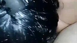 Babando no pau do amigo do meu marido? BBW latina girlfriend in homemade cuckold scene with roommate