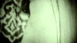 试过暗黑灯笼时代的劲爆复古色情吗？