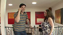 真骚胖主妇秀湿逼行动