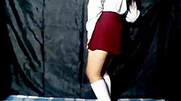 Mexican schoolgirl sends homemade video masturbating in outdoor setting