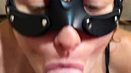 淘气丝袜女仆做饭时被猛干 4K高清