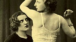 试过暗黑灯笼时代的劲爆复古色情吗？