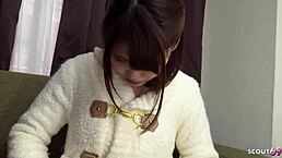 娇小日本18岁少女小奶勾引老男人中出破处