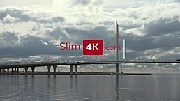 瘦弱美女加入司机和仆人激烈3P 双插和狂野骑乘点燃现场