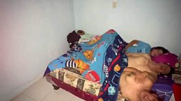 害羞美女能满足55岁继父的性欲吗？继女诱惑