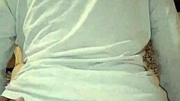 estaba muy solita y le pedi a mi vecino que me haga compania