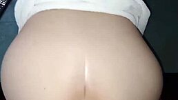 在Tinder上约到后狗爬式猛插她紧逼