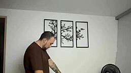 Passei Batom Vermelho Para Chupar O Pau Do Meu Melhor Amigo