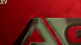 Hotel Receptionist Fucks Client For Huge Money