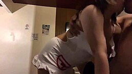 我扮护士在浴室干病人