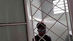 novinho tarado espiando tiffany montavani socando pênis bbc arrombando buceta