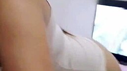 ngentot dengan suami di hotel, so plump and amateur with big ass 😍