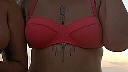 Procurando macho na praia pra soca bem gostoso na gente - encontramos um virgem