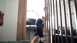 好奇继妹用怪兽大屌学吹箫