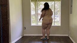 丰满美女秀大奶只给你看，你下一步干嘛？