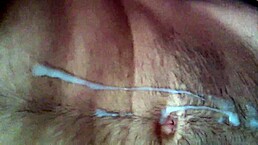 I'm masturbating my big cock and cumming all over 😍