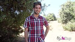 野餐变狂野！Sofia Santan在树林里操逼🍑