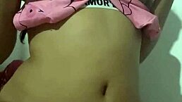 Sweet and sweet, this girl shows her sets