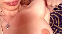 Worshiping her armpits in the bedroom with lipstick and braces