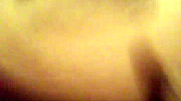 嘿，看这肥臀，想看更多吗？