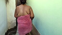 Madrasta Gets a Huge Facial from Stepson in Backyard! 😲