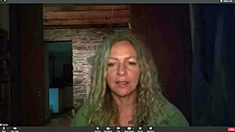 gostosox1jaka brunette takes it hard in anal play