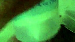 详细鸡巴按摩会话带激烈抚摸动作