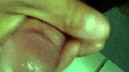 详细鸡巴按摩会话带激烈抚摸动作