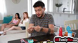 嘿马迪·柯林斯和安琪尔·戈斯托萨，准备吃我大屌吗你们这些18+骚货？