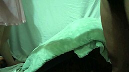 妈妈和我爱你滑进我的阴道