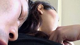 这个漂亮日本妈妈穿丝袜被猛操光滑完美