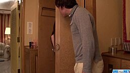 继母给继子口交？