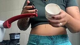 gosto de mostrar minha rachada inchada para os exhibitionistas