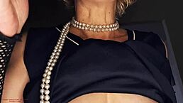 irresistible step mommy catches stepson jerking