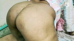 Hey, did Desi tarki sasur just seduce bahu for rough fun? What’s happening in this homemade clip?